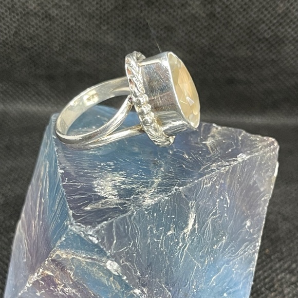 Sterling Silver Clear Quartz Ring - Picture 5 of 7